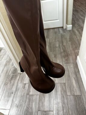 L'INTERVALLE  Women's Knee-High Brown Leather Boots